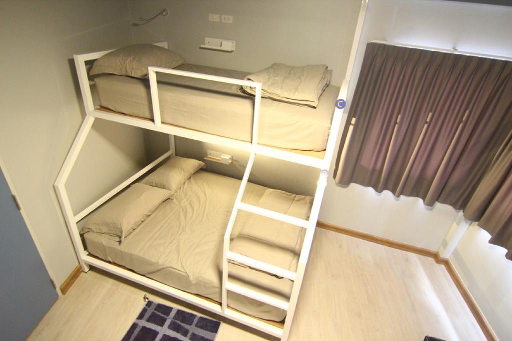 The Moon Hostel Huahin Luaran gambar